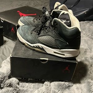 Men’s Jordan retro basketball shoes